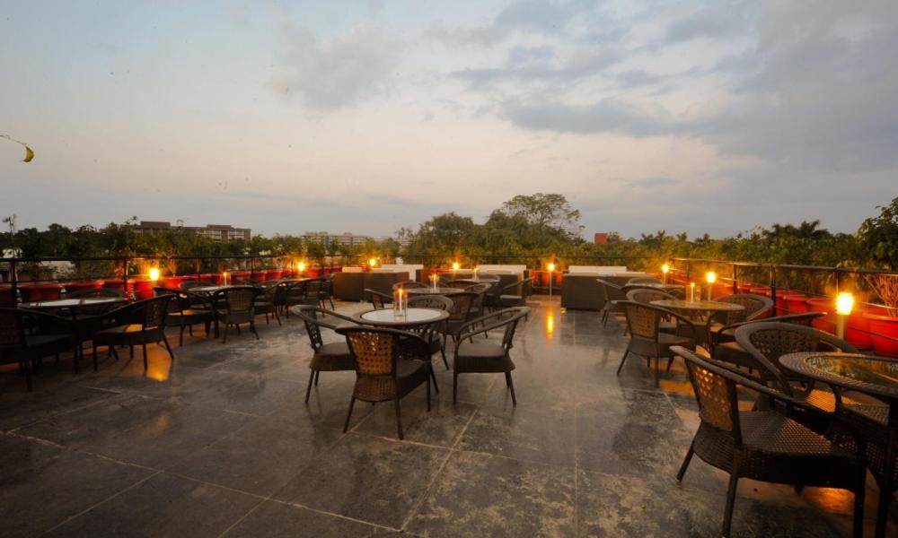 Hotel Jullundur 18 Chandīgarh Екстериор снимка