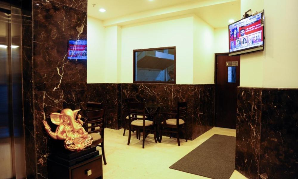 Hotel Jullundur 18 Chandīgarh Екстериор снимка